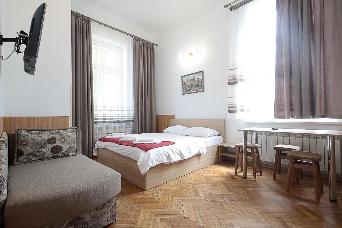 Buk Apartments On Doroshenka 29 리비프 외부 사진